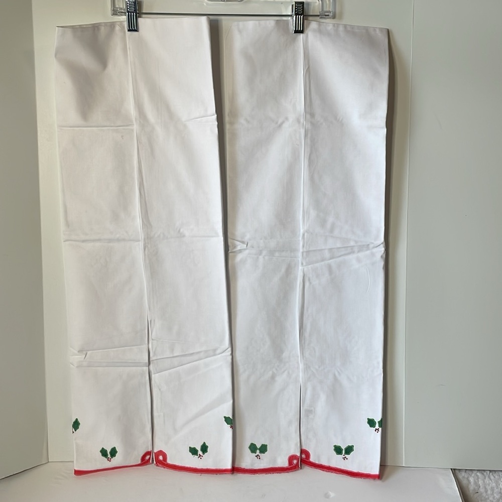 Lillian Vernon 2 PC Vintage Pillow cases NWT Christmas - Picture 5 of 7